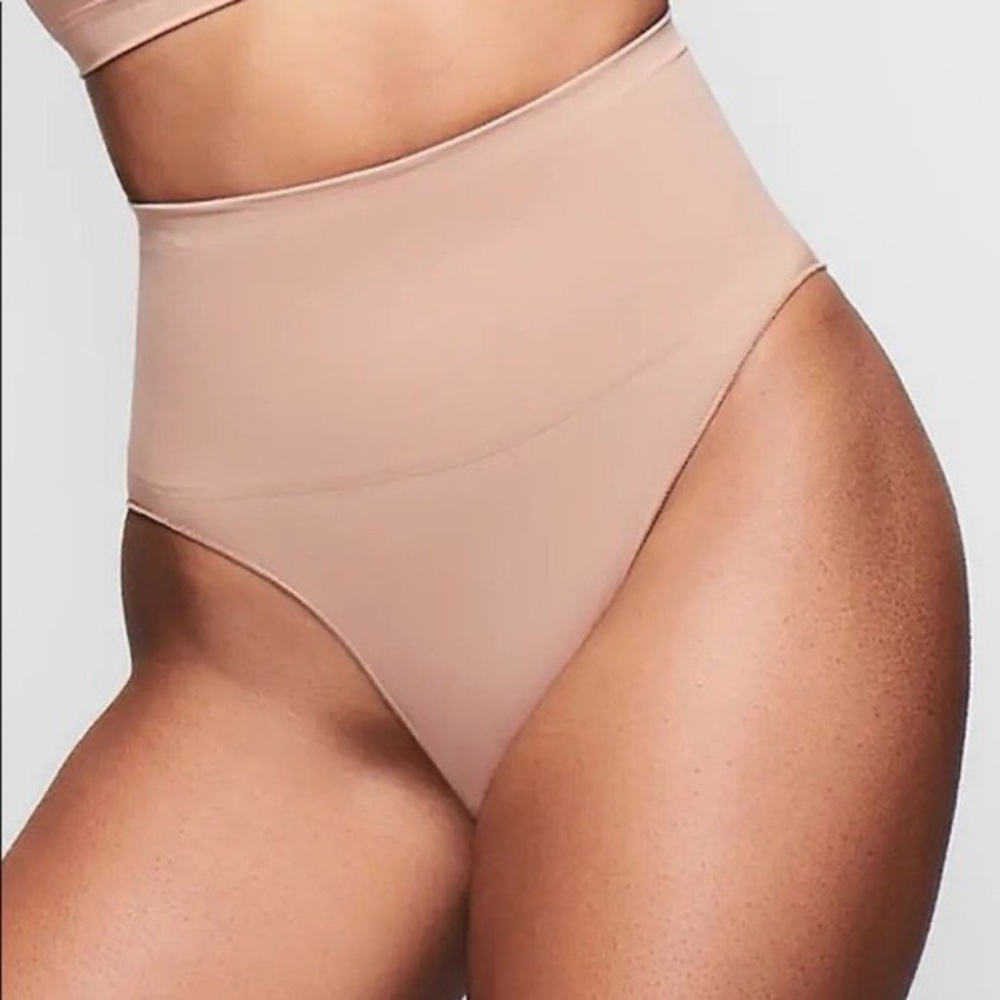 NWOT - SKIMS CORE CONTROL BRIEF UNDERWEAR